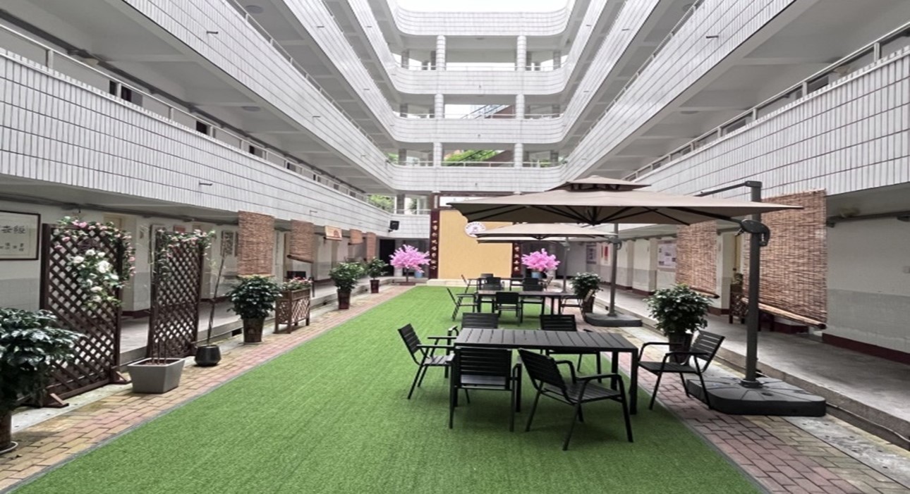 文学院大楼或标志性场景